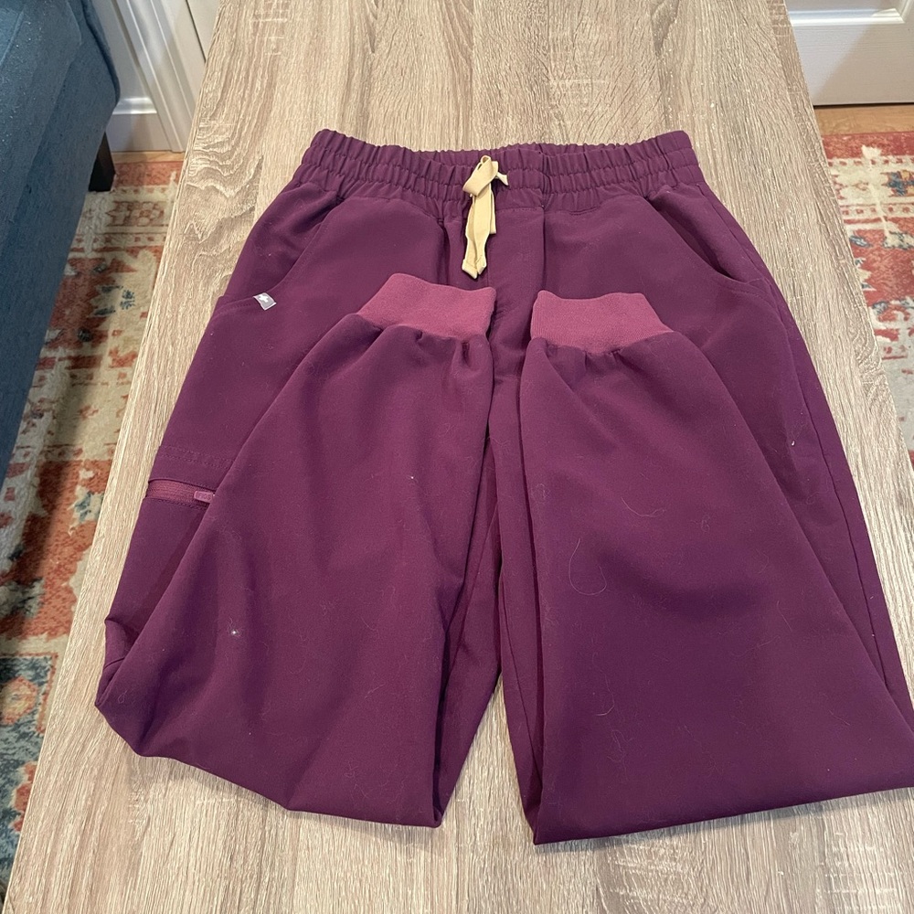 Deep Purple Figs Scrubs Set